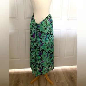 Summer Coverup Wrap Sarong Tropical Leaf Hibiscus Cruise Wear Vacation